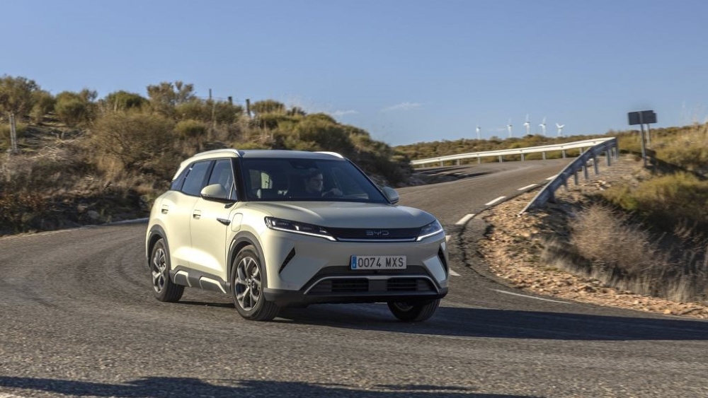 BYD Atto 2 в Польше спереди бүйірден динамика