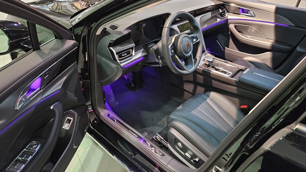 Hongqi H5 тест салон интерьер кешкі жарық