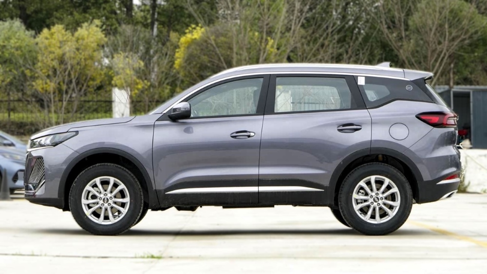 Chery Tiggo 7 Excellence Edition кроссовер сбоку