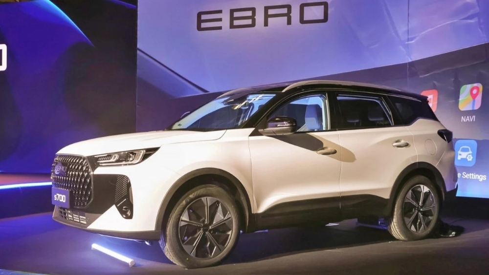 Ebro S700 кроссовері Испаниядағы таныстырылымда