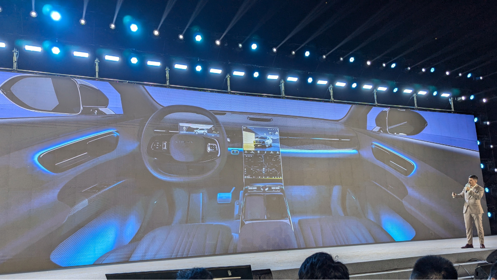 Chery Lepas 8 қара түсті интерьері тік экран