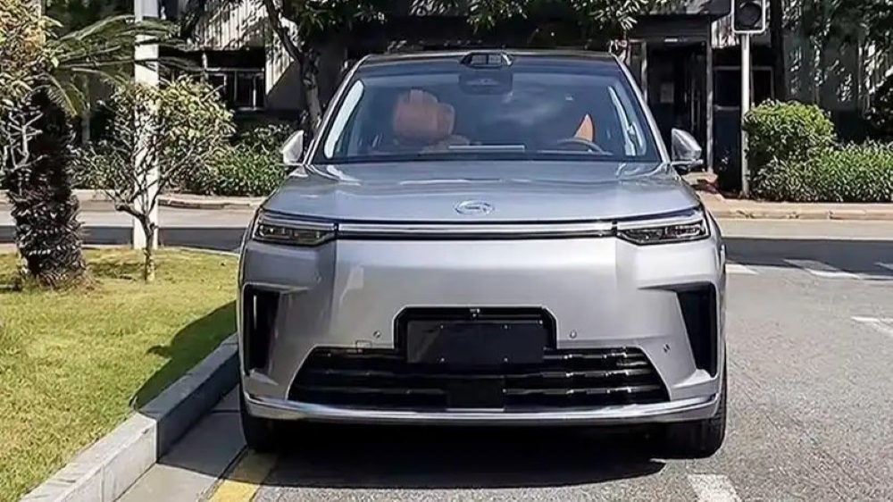 GAC S9 гибридті кроссоверінің алдыңғы көрінісі