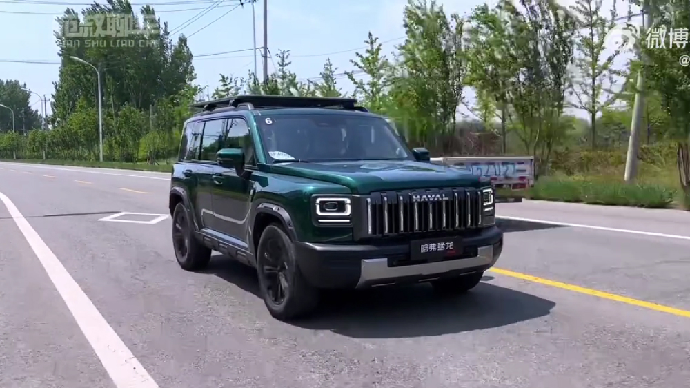 Haval Raptor бензинді бүйірден алдыңғы көрінісі