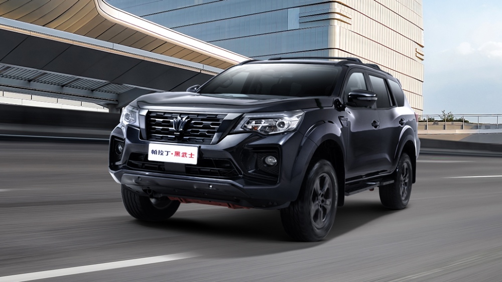 Dongfeng Paladin Black Samurai внедорожнигі тараптан алды
