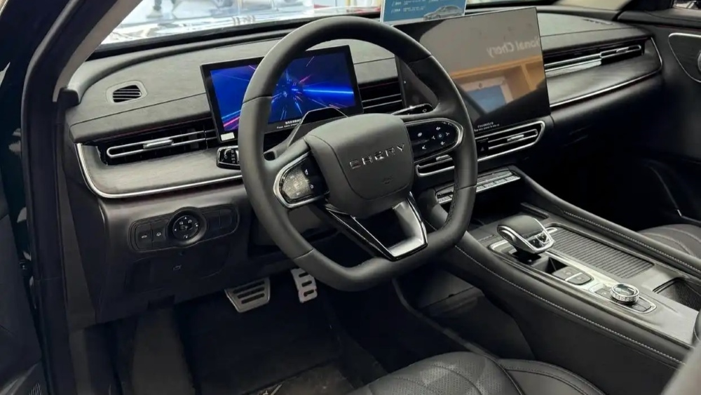 Chery Arrizo 8 Pro седаны 2.0 интерьер