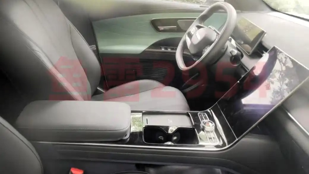 Chery T1G Tiggo 7L в Китае сбоку сзади
