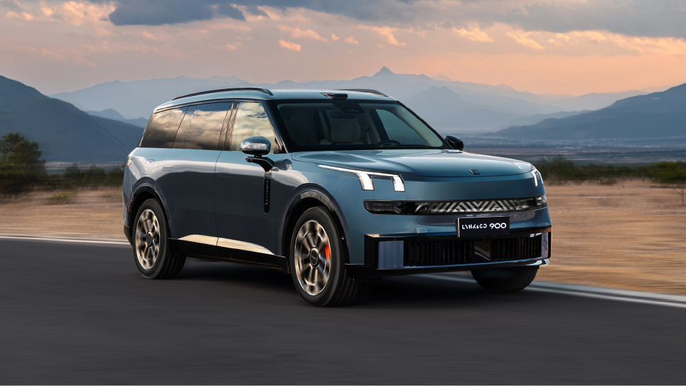 Lynk & Co 900